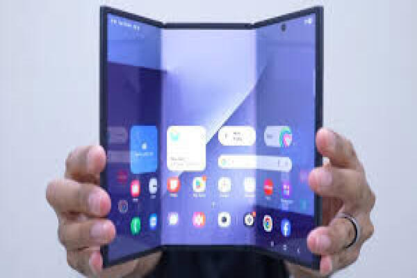 Tôi đã mua chiếc Galaxy Z TriFold với giá hơn 3.000 đô la. Hãy theo dõi quá trình tôi thử nghiệm nó